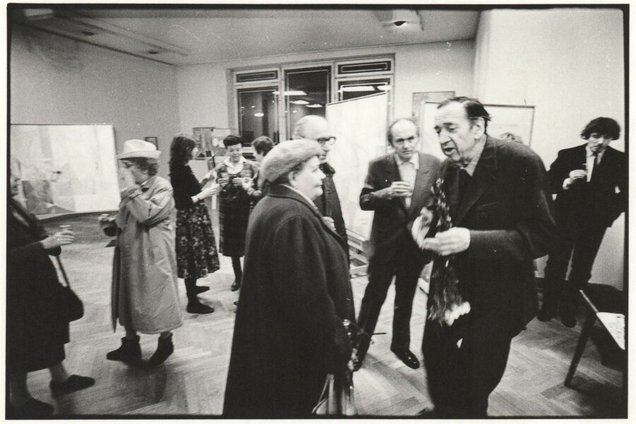 Vpravo Jánuš Kubíček, za ním Ivo Krsek a malíř Josef Vohrabal